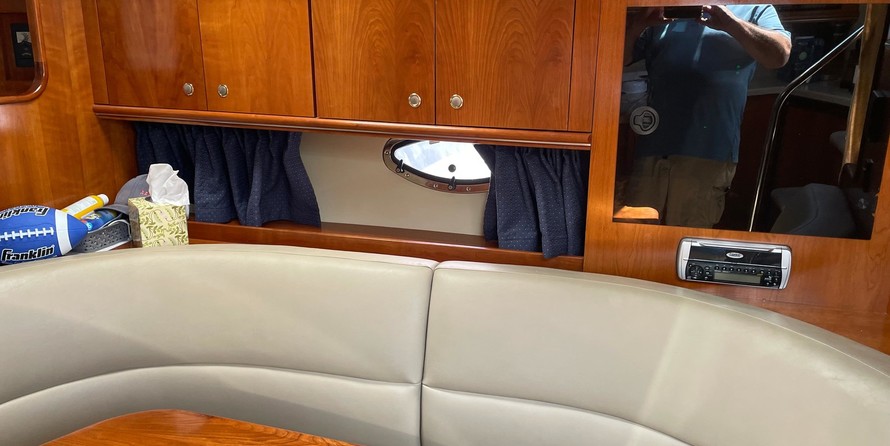 Cruisers Yachts 340 Express