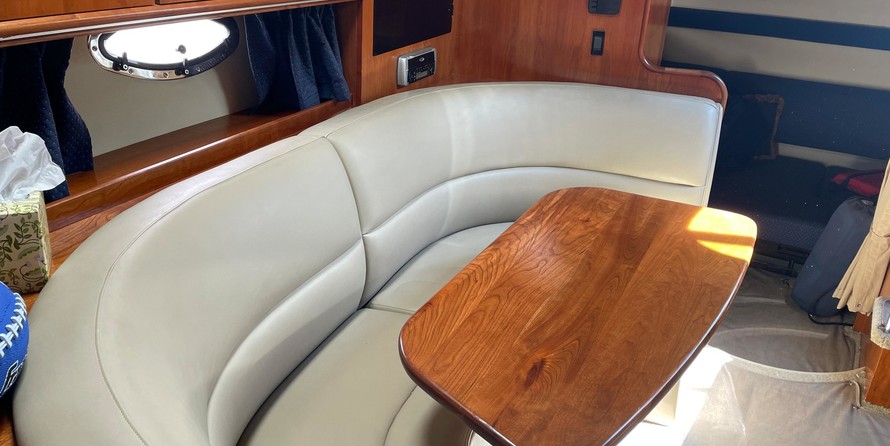 Cruisers Yachts 340 Express