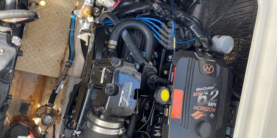 Cruisers Yachts 340 Express