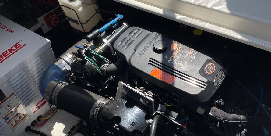 Cruisers Yachts 340 Express