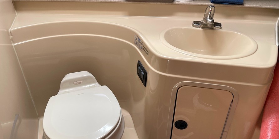 Cruisers Yachts 340 Express