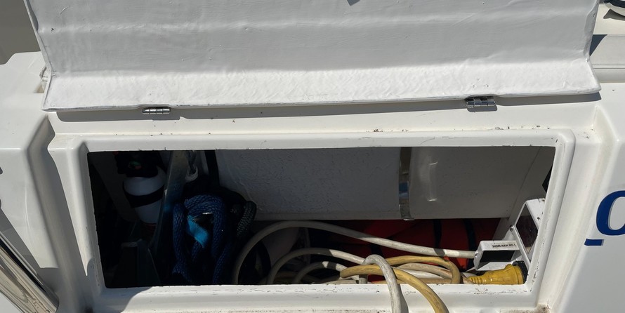 Cruisers Yachts 340 Express