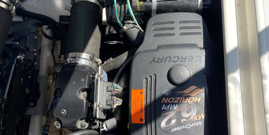 Cruisers Yachts 340 Express