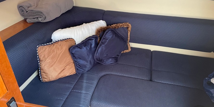 Cruisers Yachts 340 Express