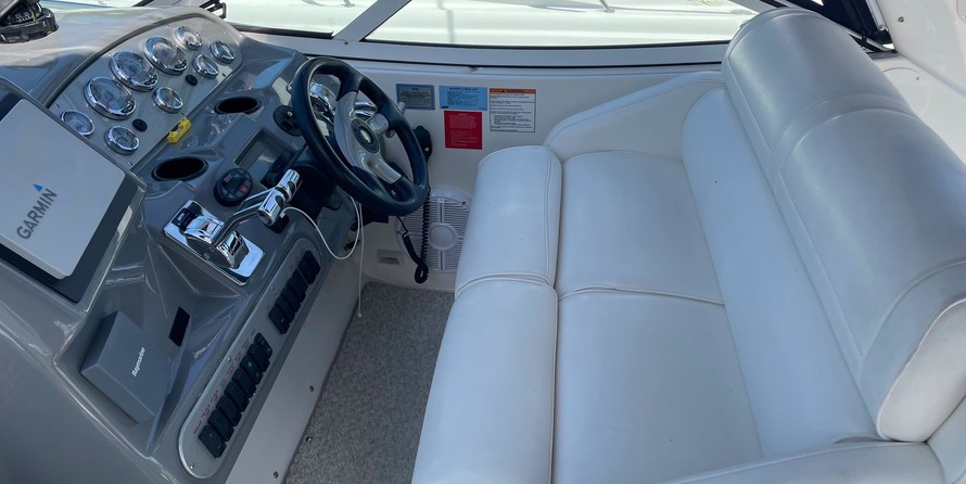 Cruisers Yachts 340 Express