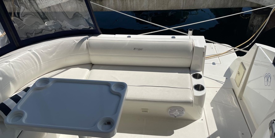 Cruisers Yachts 340 Express