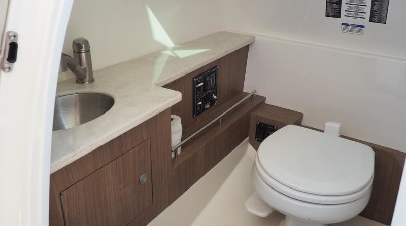 Boston Whaler 270 Vantage