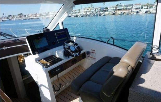 Cruisers Yachts 48 Cantius