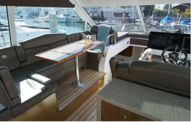 Cruisers Yachts 48 Cantius