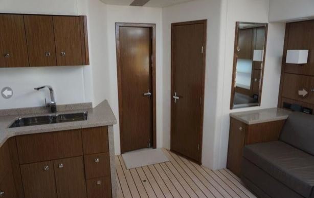 Cruisers Yachts 48 Cantius