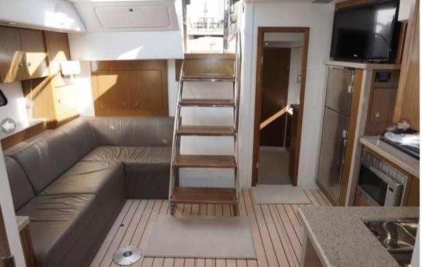 Cruisers Yachts 48 Cantius