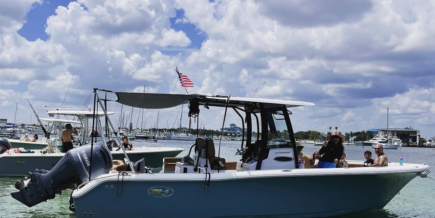 Sea Ray hunt ultra 211