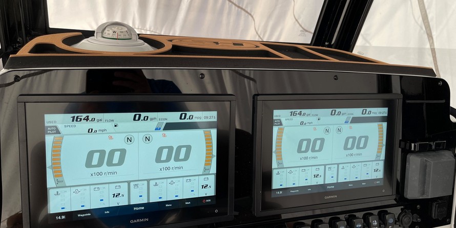 Sea Ray hunt ultra 211