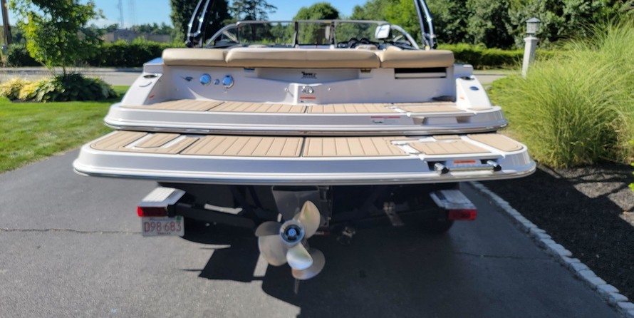 Glastron GT 225