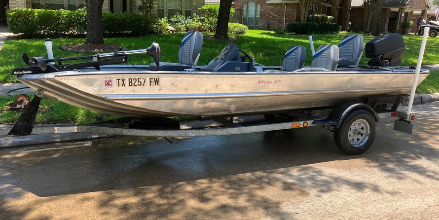 Lund Boats 1875 Pro-V Bass