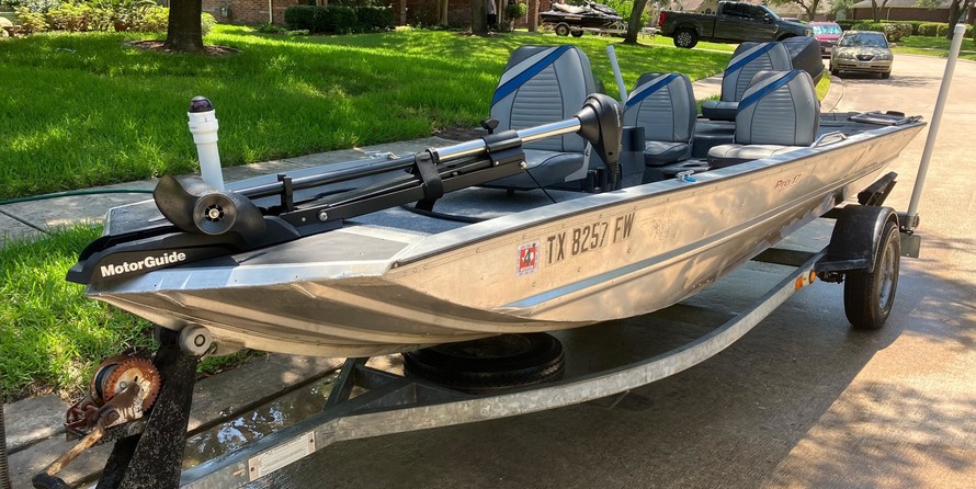 Lund Boats 1875 Pro-V Bass