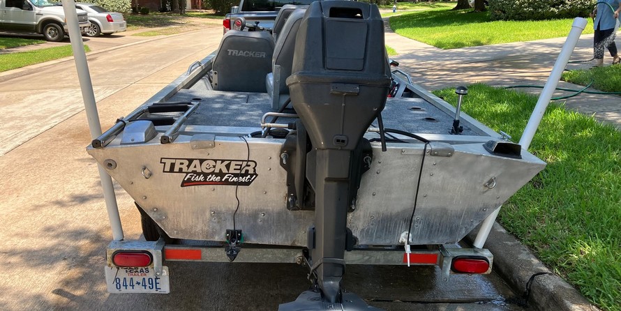 Lund Boats 1875 Pro-V Bass