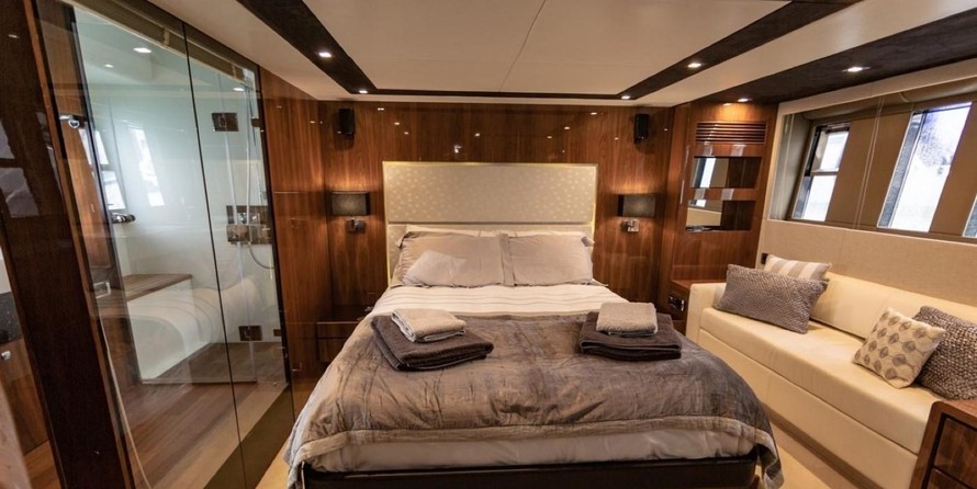 Fairline Squadron 65