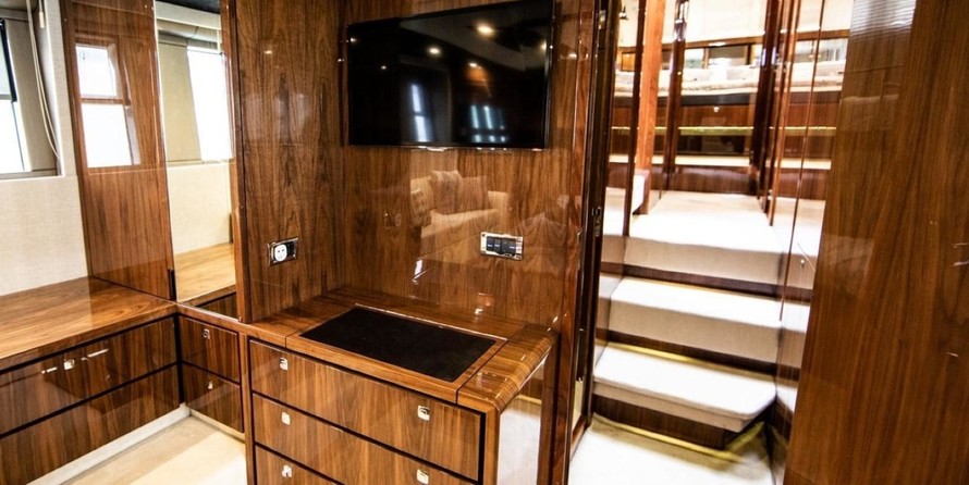 Fairline Squadron 65