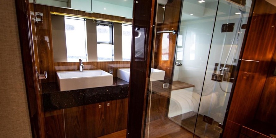 Fairline Squadron 65