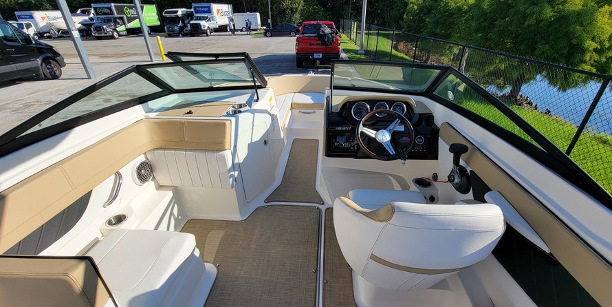 Sea Ray SPX 210