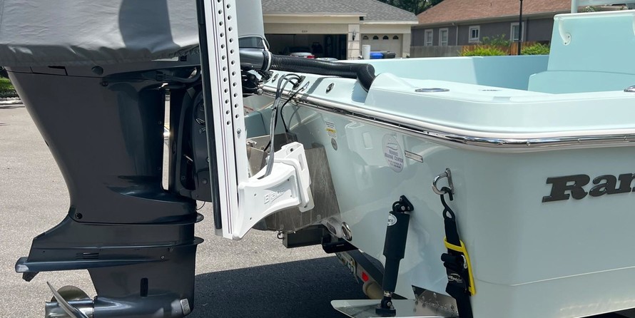 Ranger boats 2400 bay