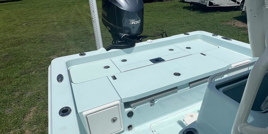 Ranger boats 2400 bay