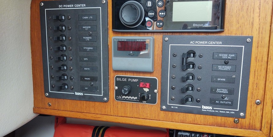 Alerion Yachts express 28