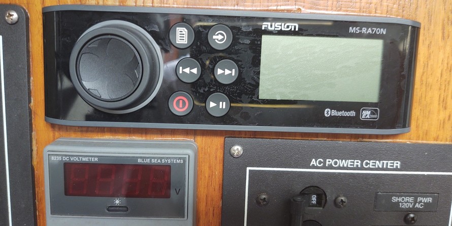 Alerion Yachts express 28