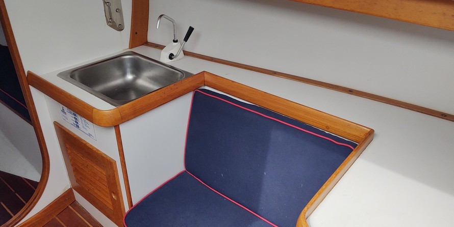 Alerion Yachts express 28