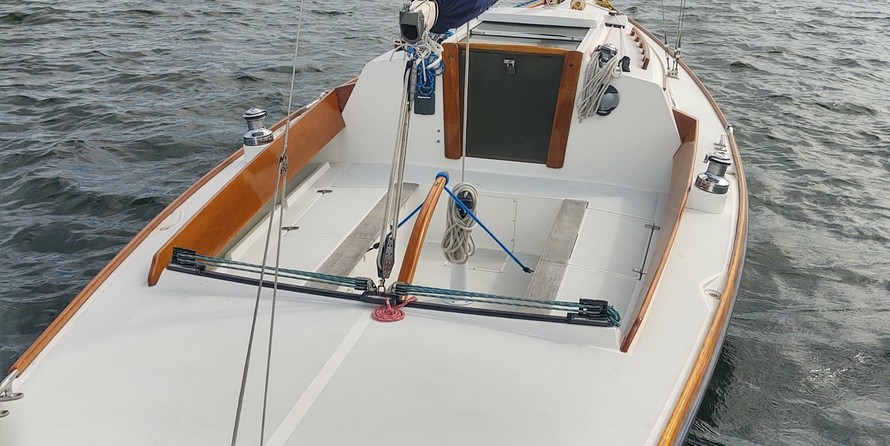 Alerion Yachts express 28