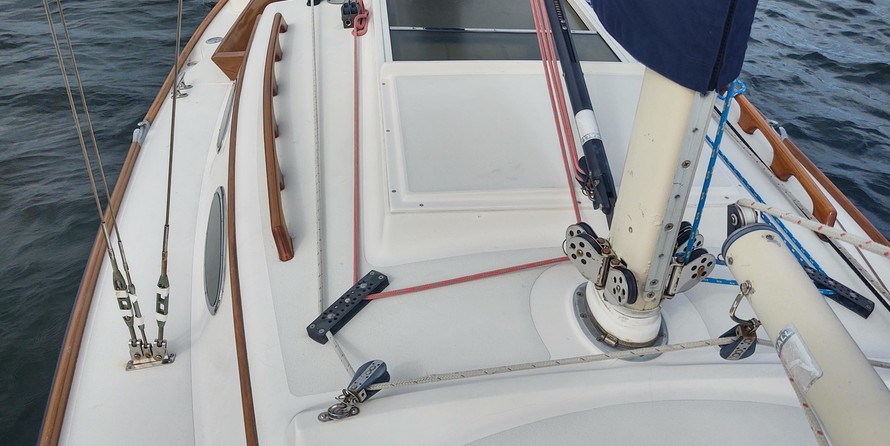 Alerion Yachts express 28