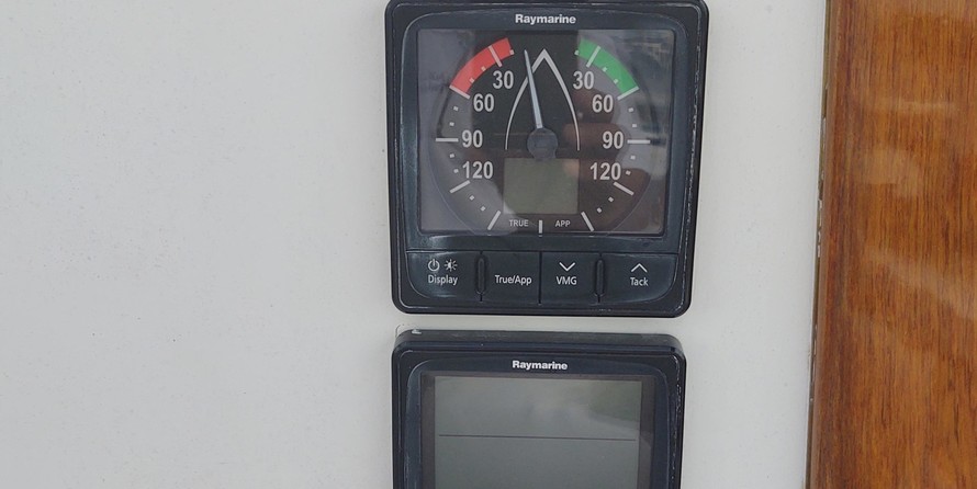 Alerion Yachts express 28