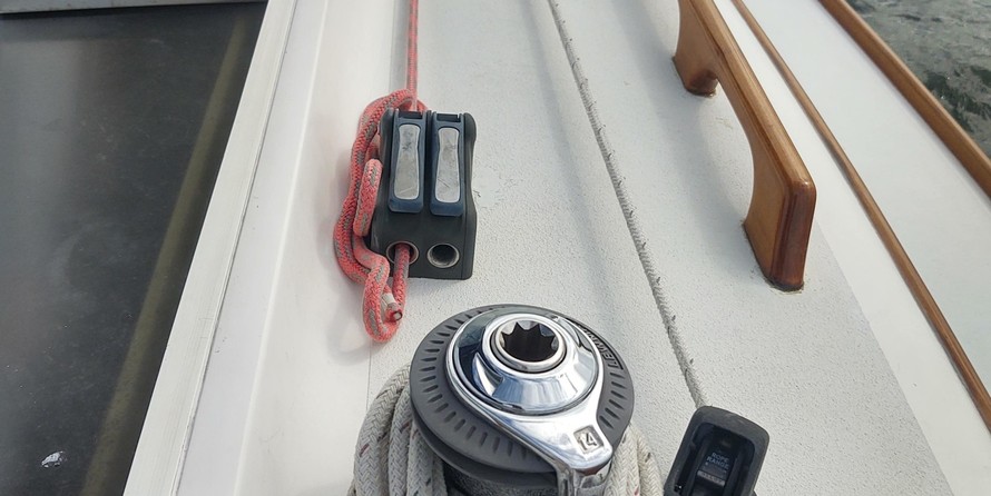 Alerion Yachts express 28