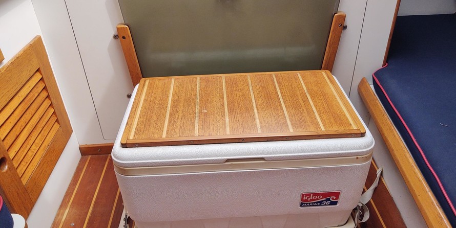 Alerion Yachts express 28