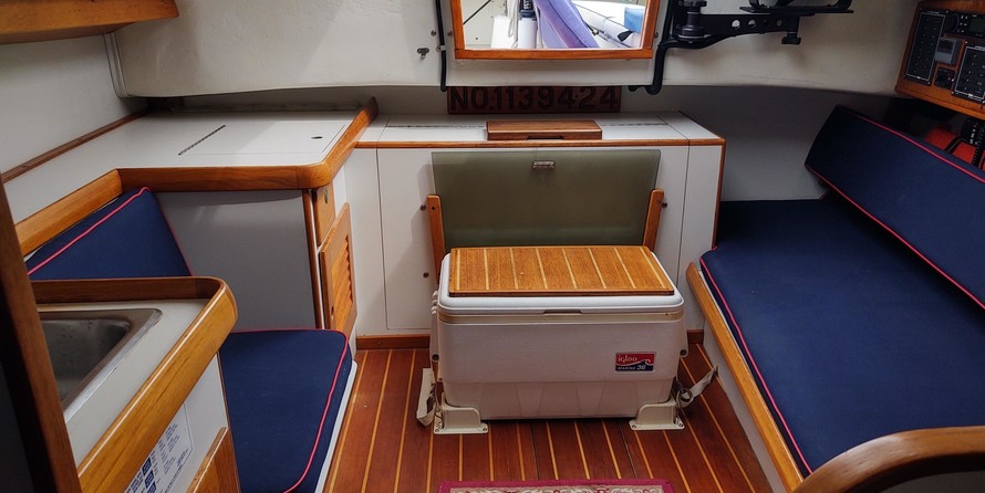 Alerion Yachts express 28