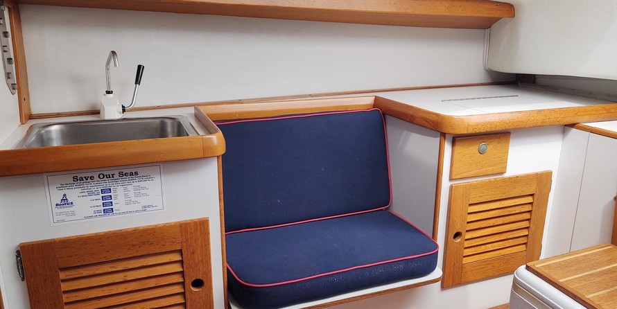 Alerion Yachts express 28