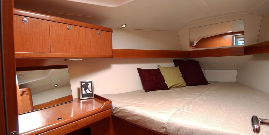 Beneteau Oceanis 37
