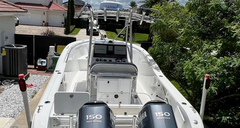 Angler Pro Boats 2900 center console