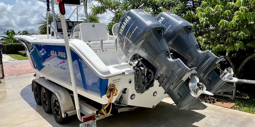 Angler Pro Boats 2900 center console