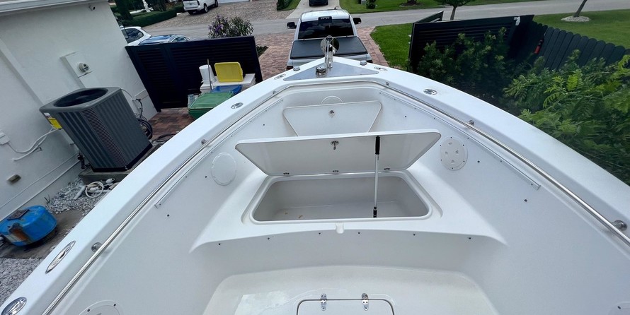 Angler Pro Boats 2900 center console