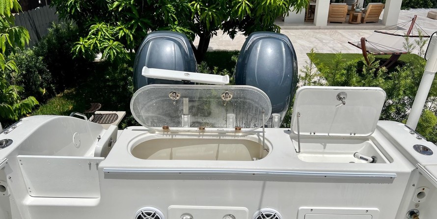 Angler Pro Boats 2900 center console