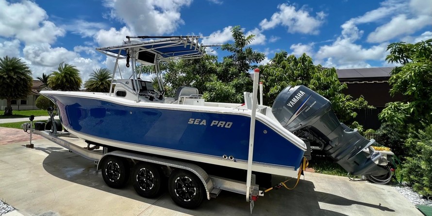 Angler Pro Boats 2900 center console