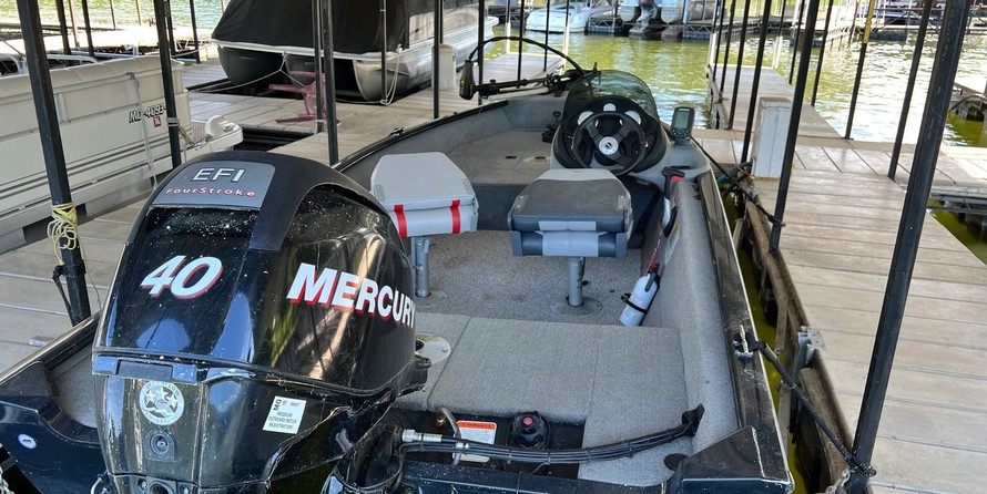 Tracker Super Guide V-16 SC