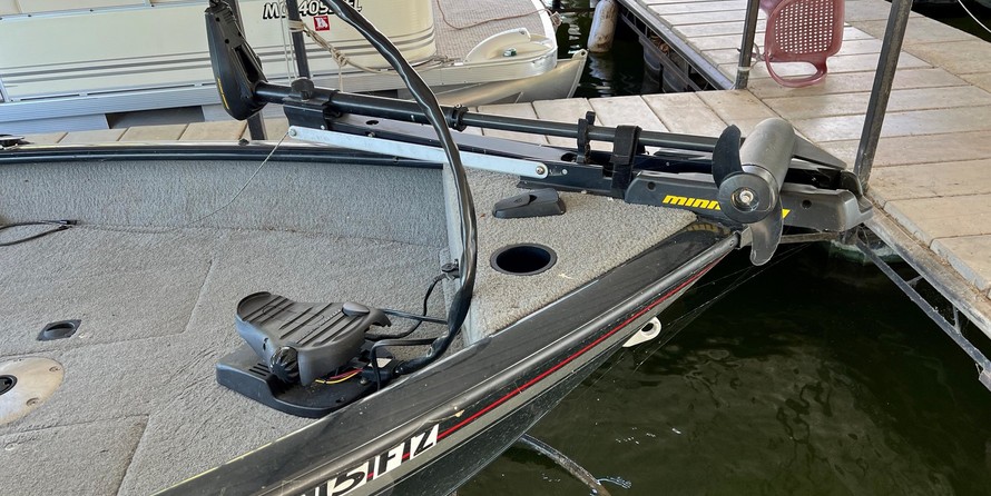 Tracker Super Guide V-16 SC