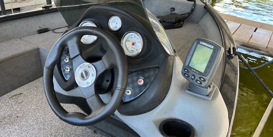 Tracker Super Guide V-16 SC