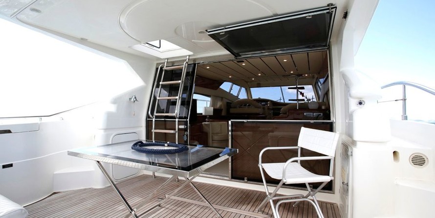 Ferretti 53