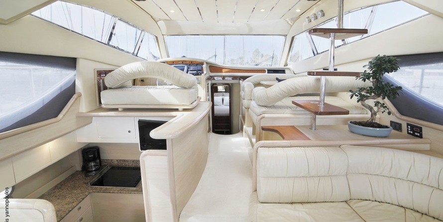 Ferretti 53
