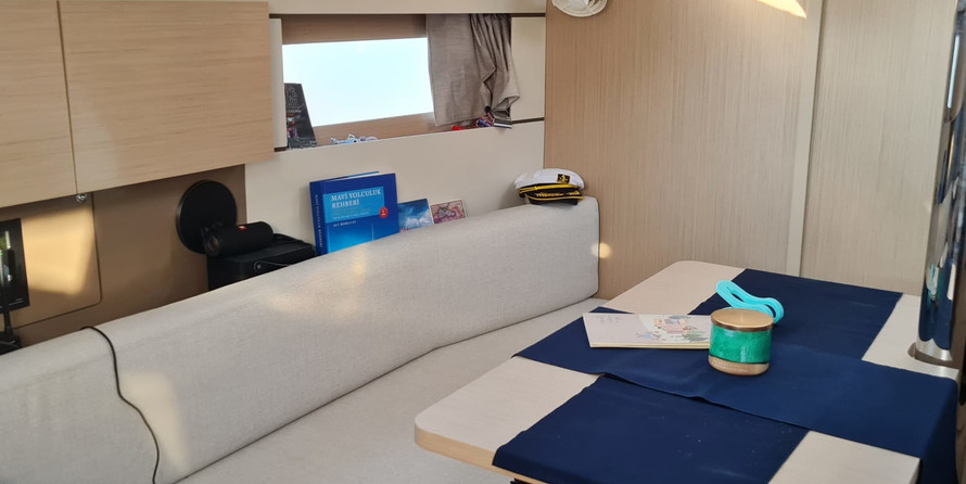 Beneteau Oceanis 38.1