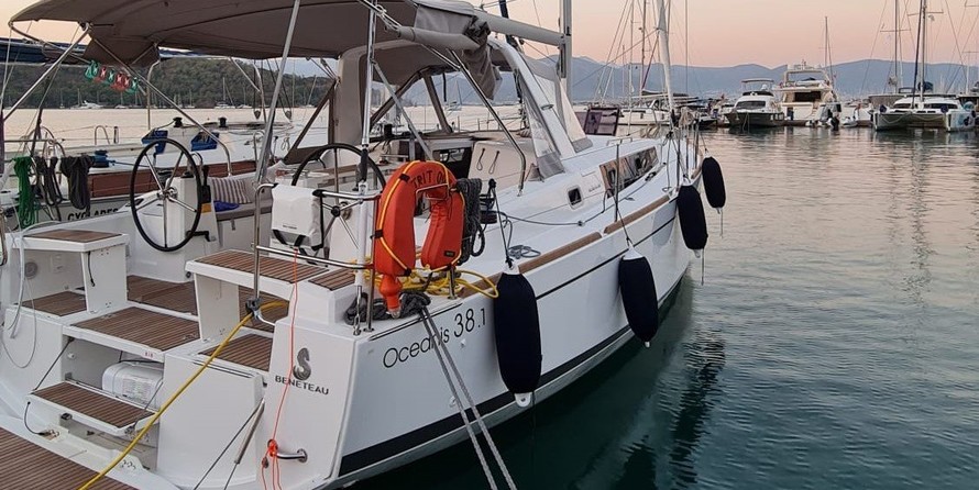 Beneteau Oceanis 38.1